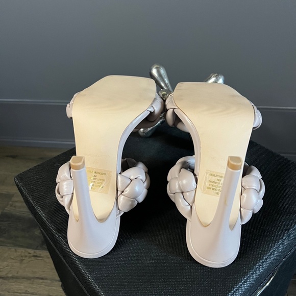 NWOT STEVE MADDEN Kenley Heel Taupe - Picture 5 of 6